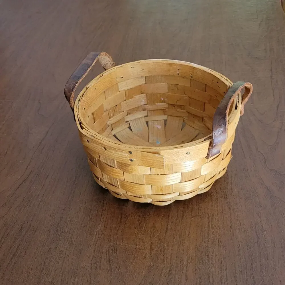 Vintage Peterboro Basket Company Round Basket Leather handles Diameter 7.25